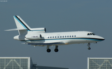 I-BEAU (23) 1987 Dassault Falcon 900