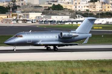 9H-MAJ (5508) 2001 Bombardier Challenger 604