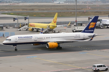 TF-FIV (30424) 2001 Boeing 757-208(WL)