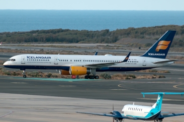 TF-FIA (29310) 2000 Boeing 757-256(WL)