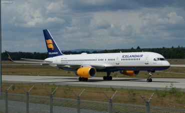 TF-FIN (28989) 1997 Boeing 757-208(WL)