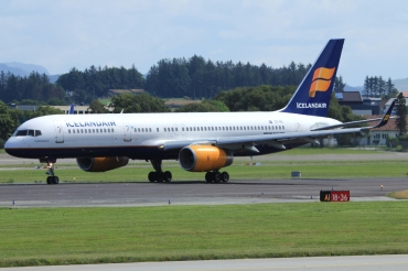 TF-FII (24760) 1990 Boeing 757-208(WL)