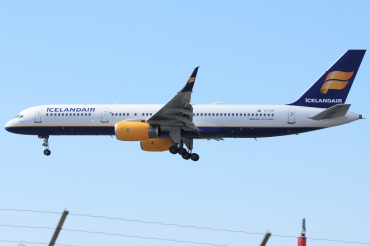 TF-FIP (30423) 2000 Boeing 757-208(WL)