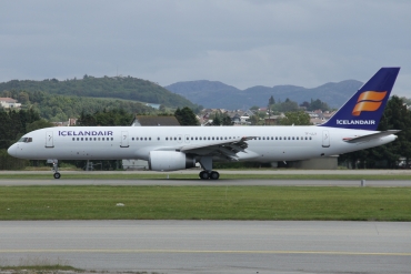 TF-LLX (29311) 2000 Boeing 757-256