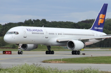 TF-LLX (29311) 2000 Boeing 757-256