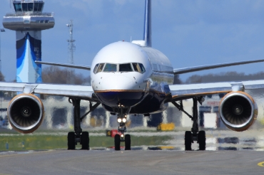 TF-ISL (25295) 1992 Boeing 757-223(WL)
