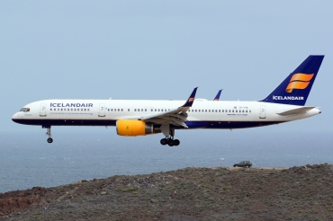 TF-FIA (29310) 2000 Boeing 757-256(WL)
