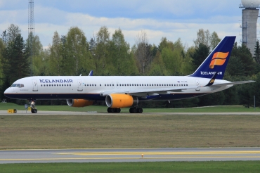 TF-FII (24760) 1990 Boeing 757-208(WL)