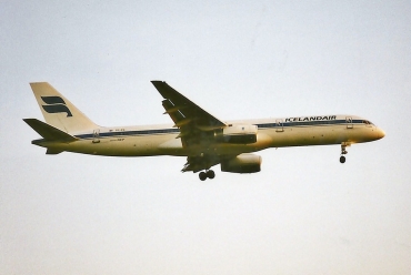 TF-FII (24760) 1990 Boeing 757-208