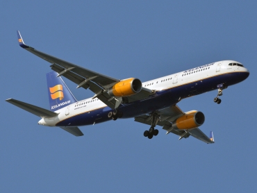TF-ISK (24606) 1991 Boeing 757-223(WL)