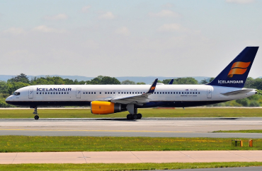 TF-ISK (24606) 1991 Boeing 757-223(WL)