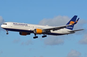 TF-ISN (30586) 2000 Boeing 767-319(ER)(WL)