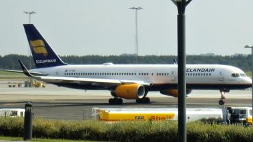 TF-ISO (29388) 2000 Boeing 767-319(ER)(WL)