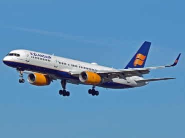 TF-LLX (29311) 2000 Boeing 757-256(WL)