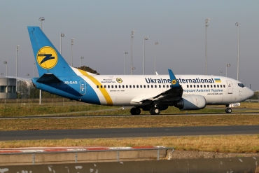 UR-GAQ (28869) 1997 Boeing 737-33R