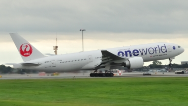 JA708J (32895) 2004 Boeing 777-246/ER
