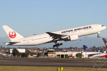 JA701J (32889) 2002 Boeing 777-246(ER)