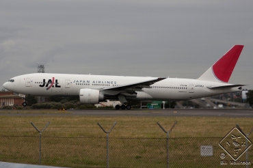 JA708J (32895) 2004 Boeing 777-246/ER