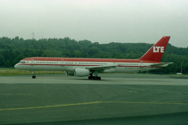 EC-HQX (23651) 1986 Boeing 757-2G5