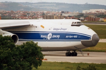 RA-82042 (9773054055093) 1991 Antonov An-124-100