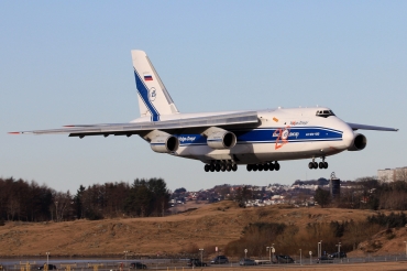 RA-82078 (9773054559153) 1996 Antonov An-124-100