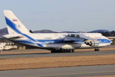 RA-82078 (9773054559153) 1996 Antonov An-124-100
