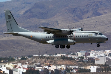 T.21-04 / 35-42 2003 CASA C-295M