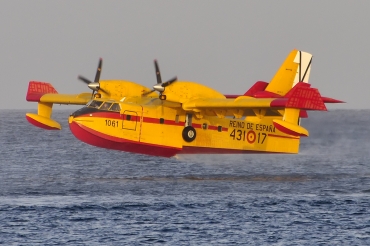 UD.13-17 / 431-27 Canadair CL-215T