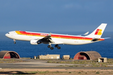 EC-LUB (1377) 2013 Airbus A330-302