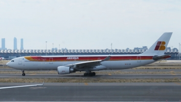 EC-LUB (1377) 2013 Airbus A330-302