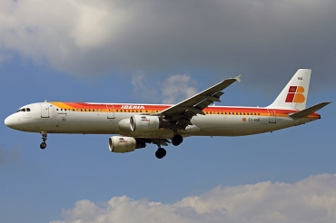 EC-HUI (1027) 1999 Airbus A321-212
