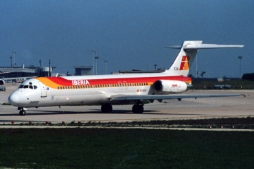 EC-EZA (49842) 1990 McDonnell Douglas MD-87