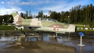 21 (516999212) Mikoyan-Gurevich MiG-21UM