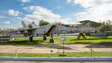 22 (22040578) Mikoyan-Gurevich MiG-25PU-SOTN