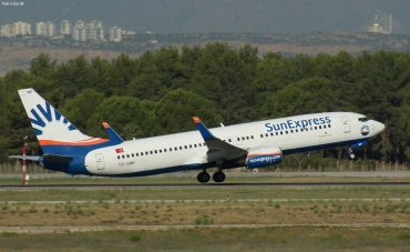 TC-SNP (40777) 2010 Boeing 737-8HC WL