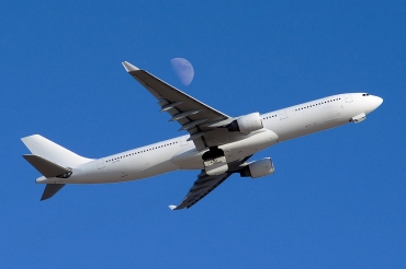 CS-TRI (127) 1996 Airbus A330-322