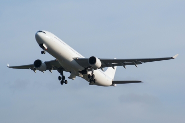 CS-TRI (127) 1996 Airbus A330-322