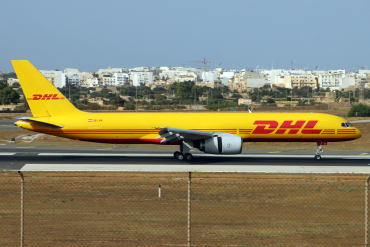 OE-LNA · Boeing 757-23AF · MLA / LMML