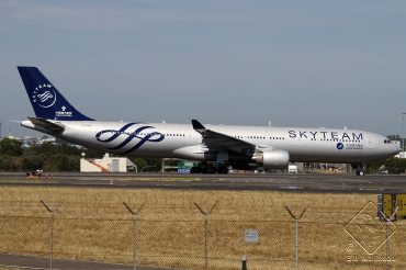 B-5928 (1430) 2013 Airbus A330-323