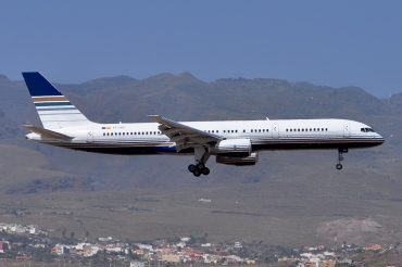 EC-HDS (26252) 1999 Boeing 757-256