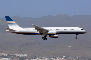 EC-HDS (26252) 1999 Boeing 757-256
