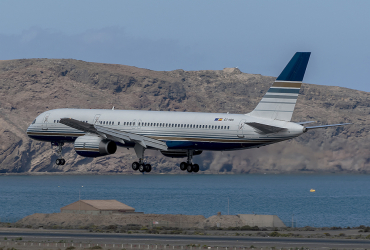 EC-HDS (26252) 1999 Boeing 757-256