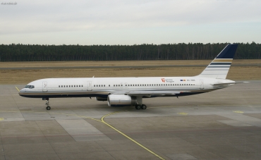 EC-HDS (26252) 1999 Boeing 757-256