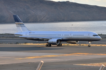 EC-HDS (26252) 1999 Boeing 757-256
