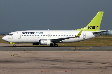 YL-BBK (cn 29332) Boeing 737-33V