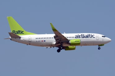 YL-BBY (30335) 1999 Boeing 737-36Q(WL)