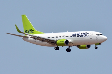 YL-BBY (30335) 1999 Boeing 737-36Q(WL)