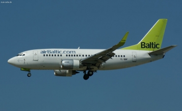 YL-BBF (cn 24878) Boeing 737-548