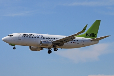 YL-BBX (cn 30334) Boeing 737-36Q