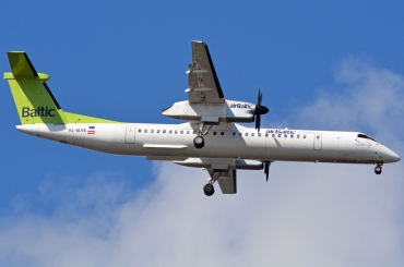 YL-BAE (cn 04289) Dash 8-Q402